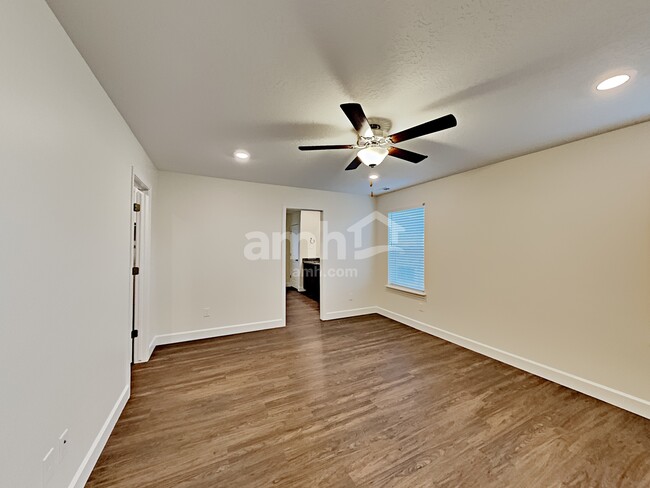 Building Photo - 2430 S Wild Horse Way
