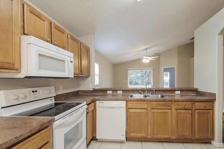 Building Photo - 4539 Cypress St