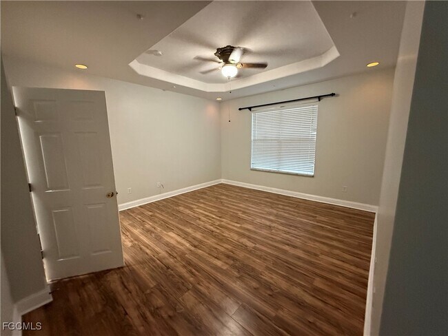 Building Photo - 265 Richmond Ave S