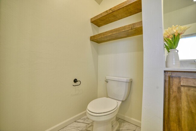 Building Photo - Brand New Home in Washington!