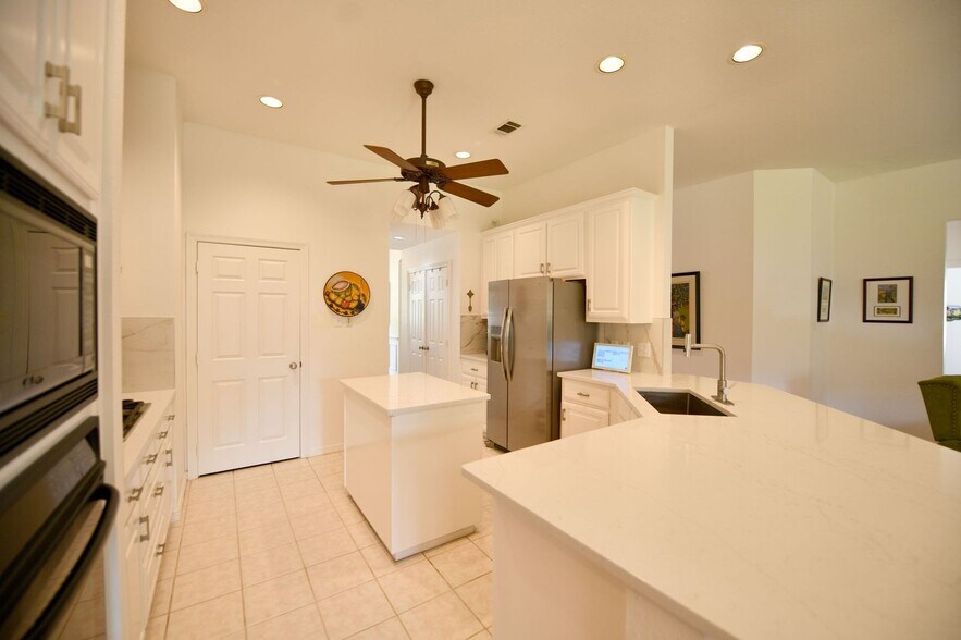 Building Photo - 2505 Spring Hill Ln