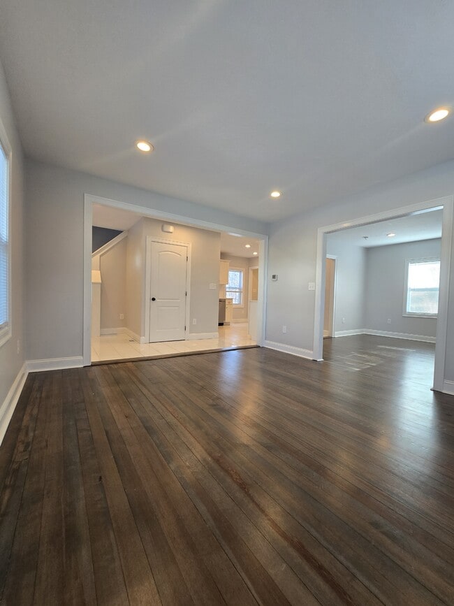 Building Photo - 35 Phillips Ave