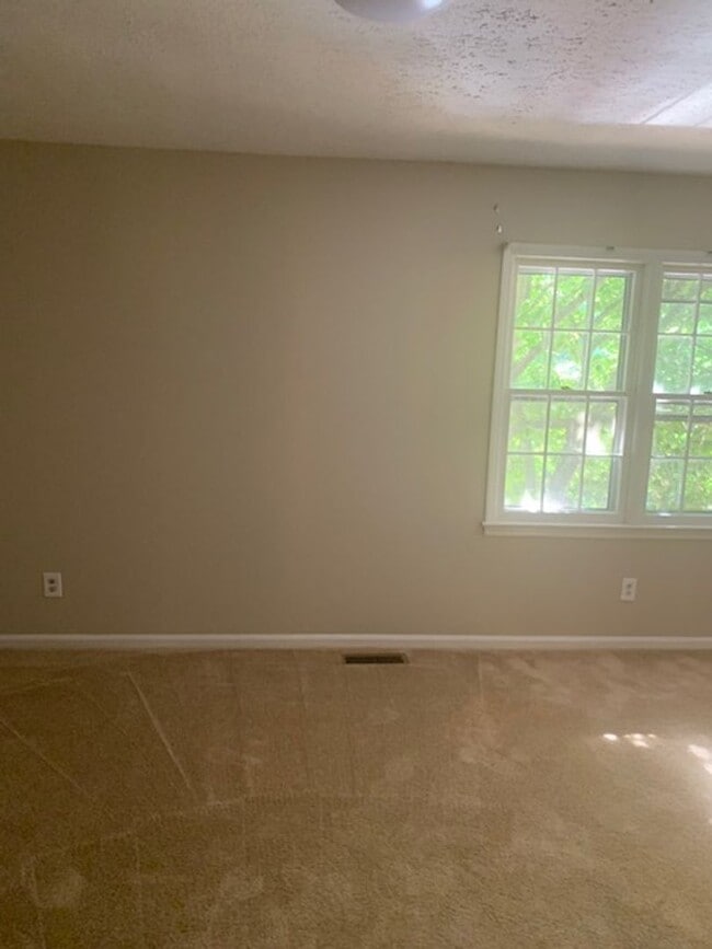 Building Photo - Single Family Home