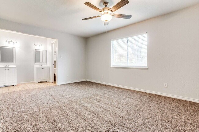 Building Photo - Beautiful 3-Bedroom Home Near Dining and Shopping with Spacious Backyard