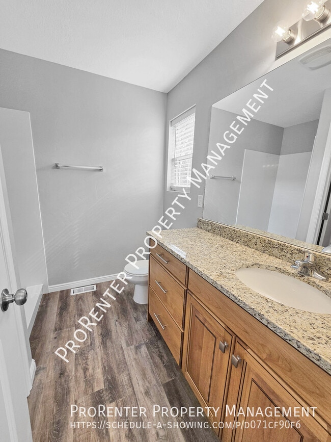 Building Photo - 480 W 2650 N