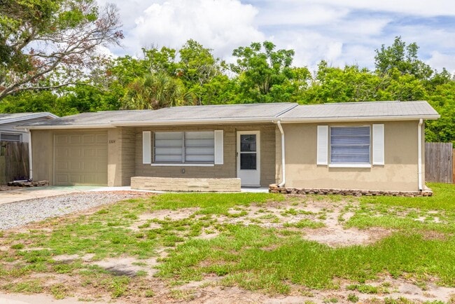 Building Photo - 3304 Bluebird Dr