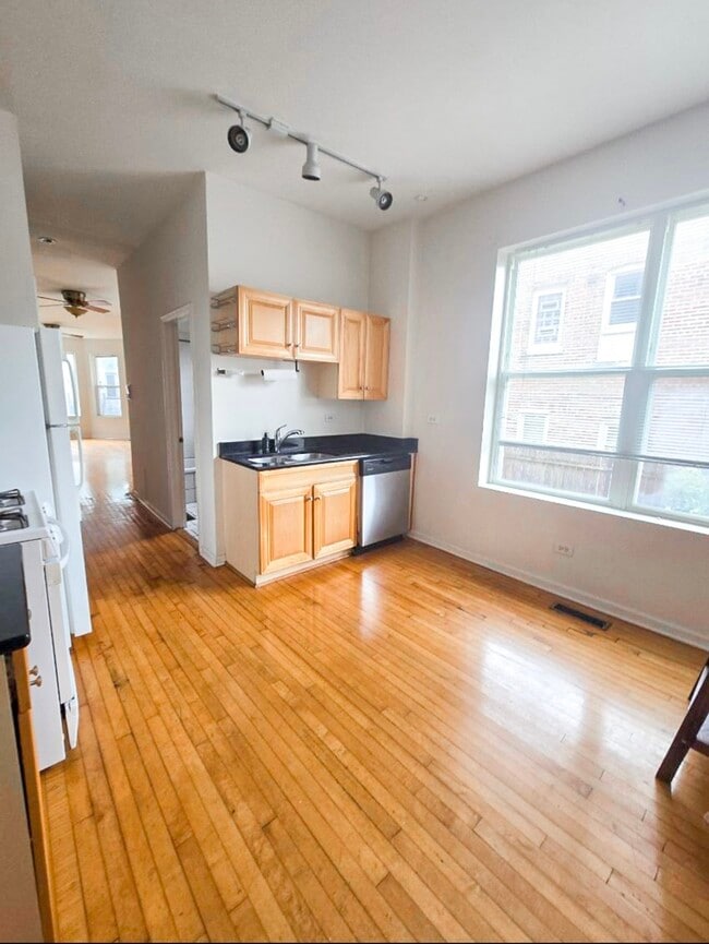 Building Photo - 2610 W Thomas St