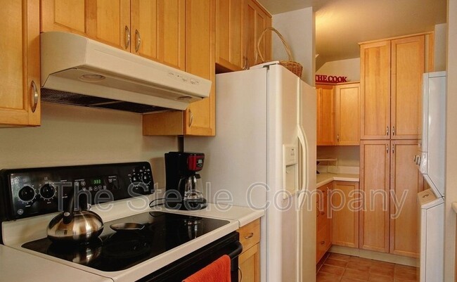 Building Photo - 1121 Chino St