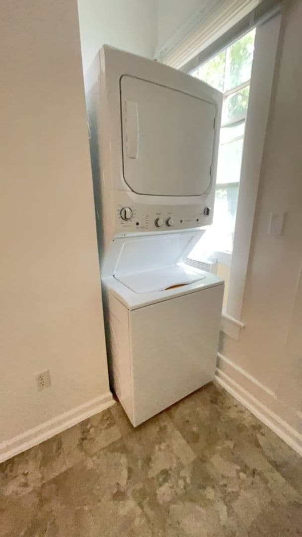 Building Photo - 1018-1024 Brown Street