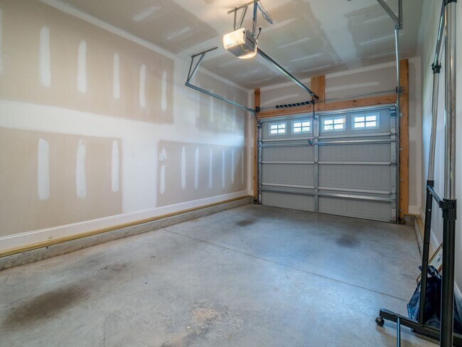 Building Photo - 355 S Stingray Ln