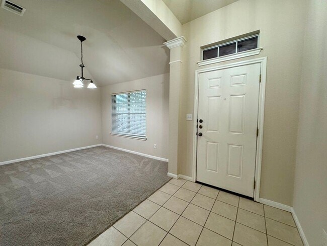 Building Photo - One-story brick home in popular Stoneridge Subdivision!