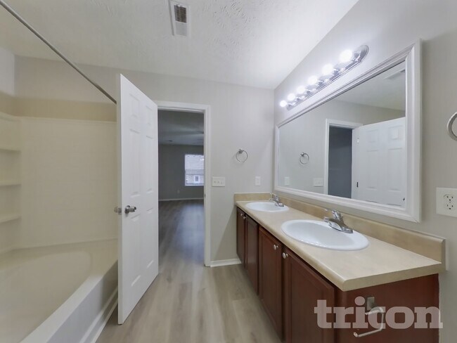 Building Photo - 5006 Hancock Cir