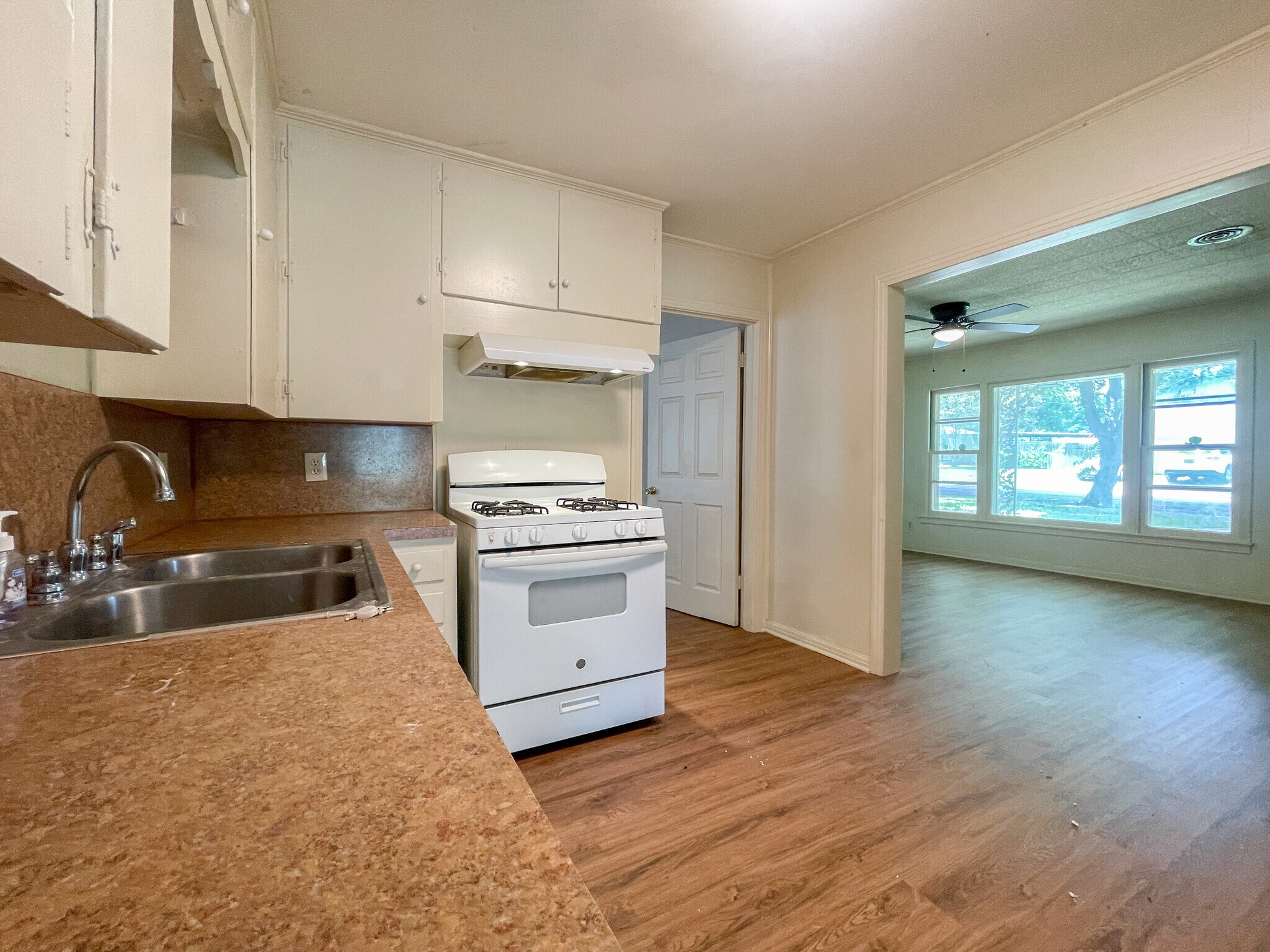 Building Photo - 4500 Anlo Ave
