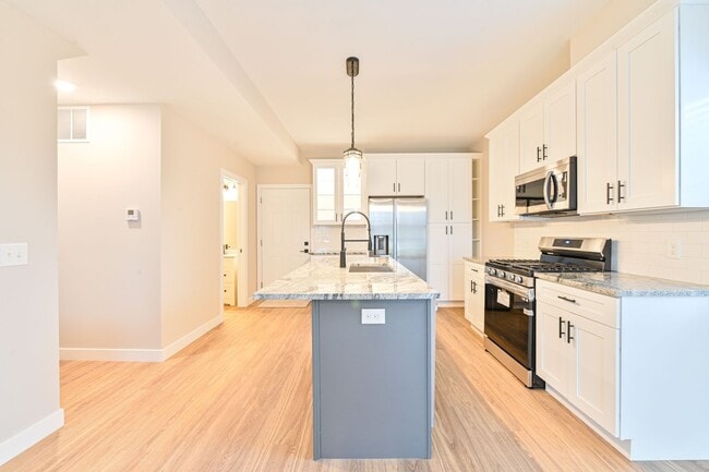 Building Photo - Walworth Townhomes