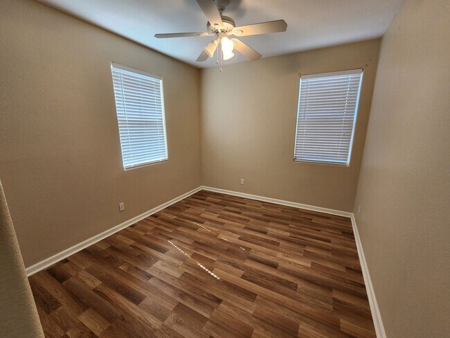 Building Photo - Inviting and Warm 3 Bedroom 2 Bath Home in Newman CA