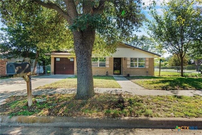 Primary Photo - 1820 Gaynor Dr