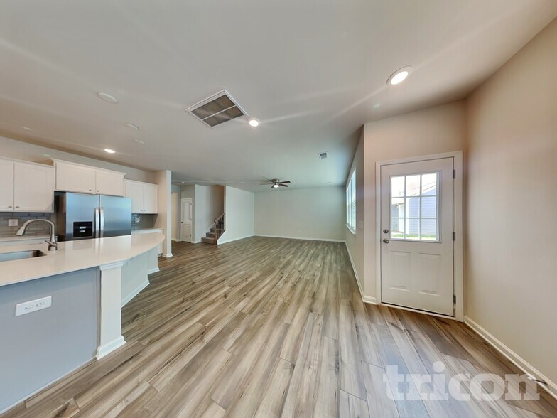 Building Photo - 112 Fennec Dr