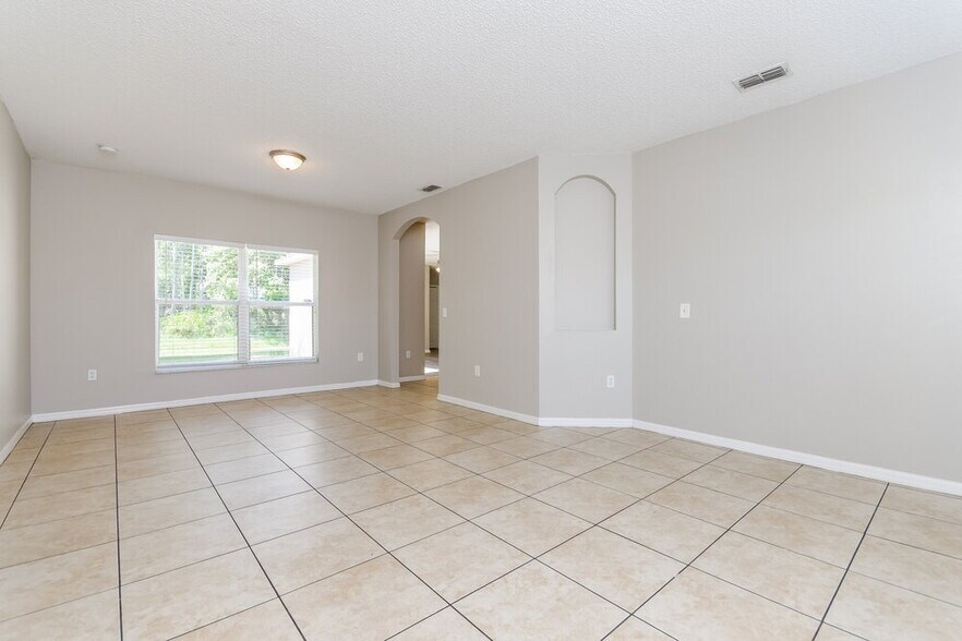 Building Photo - 1009 Dudley Dr