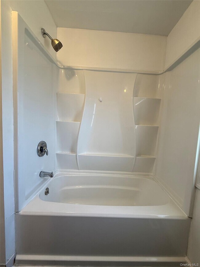 Building Photo - 657 Eatontown Rd