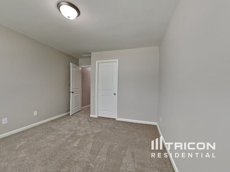 Building Photo - 95 Westbrook Ln