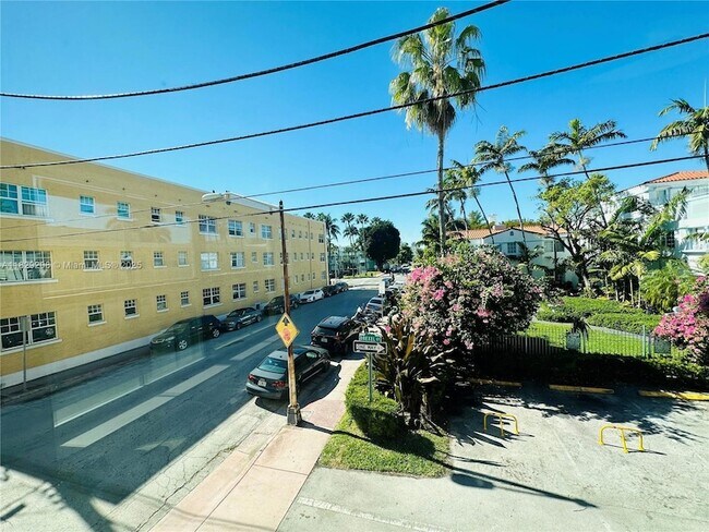Building Photo - 1308 Drexel Ave