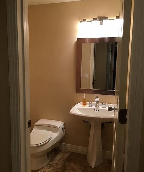 Building Photo - "Luxurious 2-Bed, 3-Bath Retreat with Granite Countertops in San Diego's Heart - 1460 Sq Ft of El...