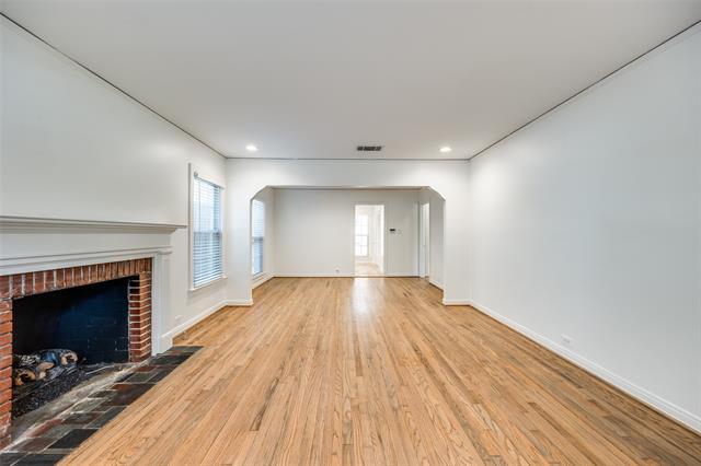 Building Photo - 4404 Hyer St