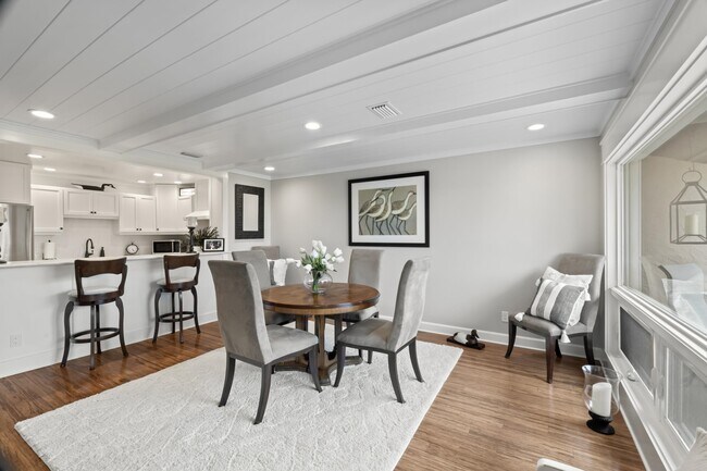 Building Photo - 3431 Harbor Dr