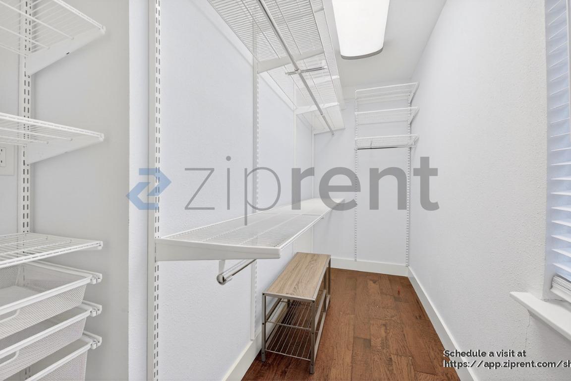 Building Photo - 428 Daniel St