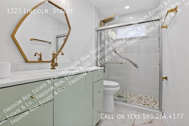 Building Photo - 1323 Lincoln St