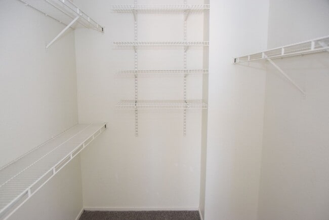 Building Photo - NORTHWEST - 2 STORY HOME - 4 BEDROOMS