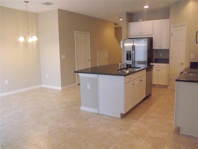 Building Photo - 6915 Woodchase Glen Dr