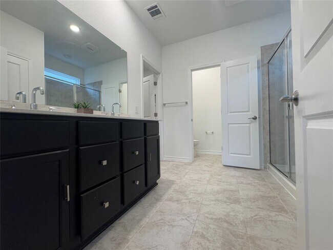 Building Photo - 1007 Moose Rd