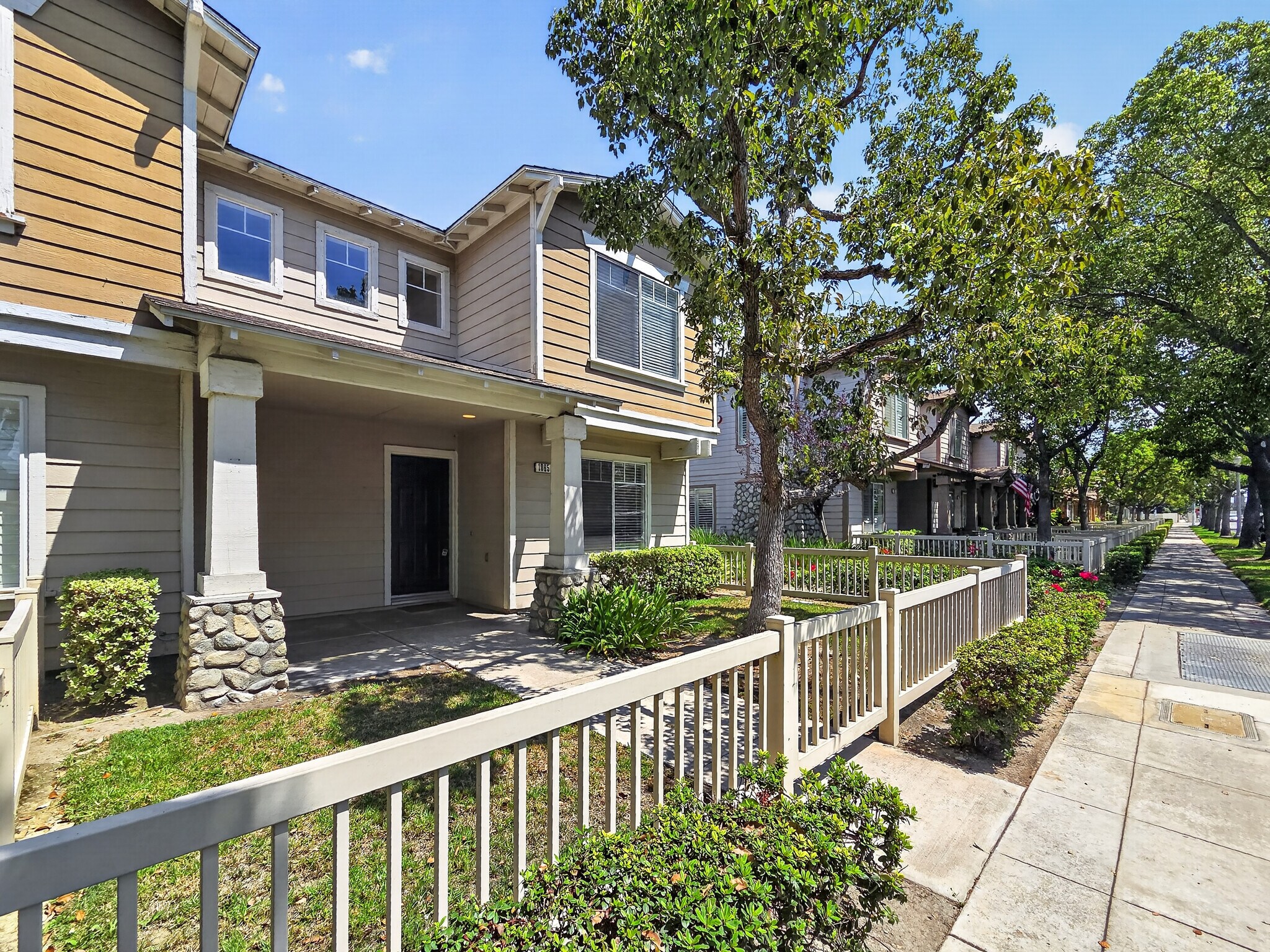 Exterior - 1065 E Broadway