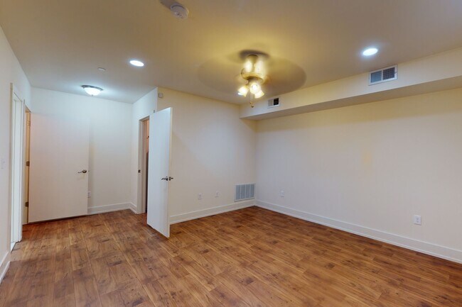 Building Photo - 1513 Master St