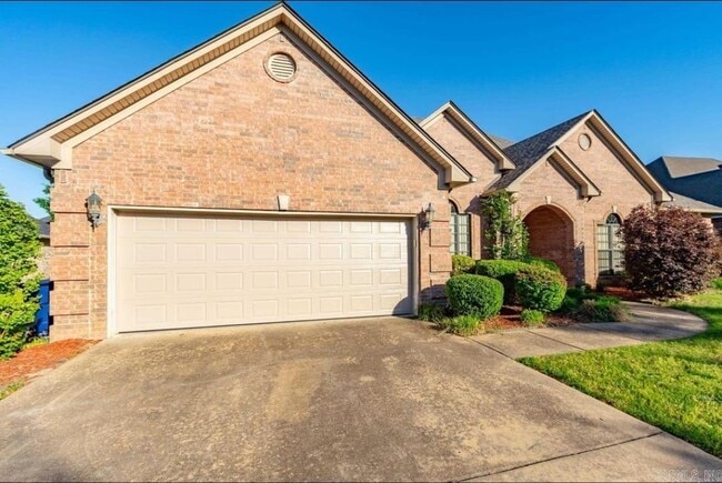 Building Photo - 108 Bouriese Cir