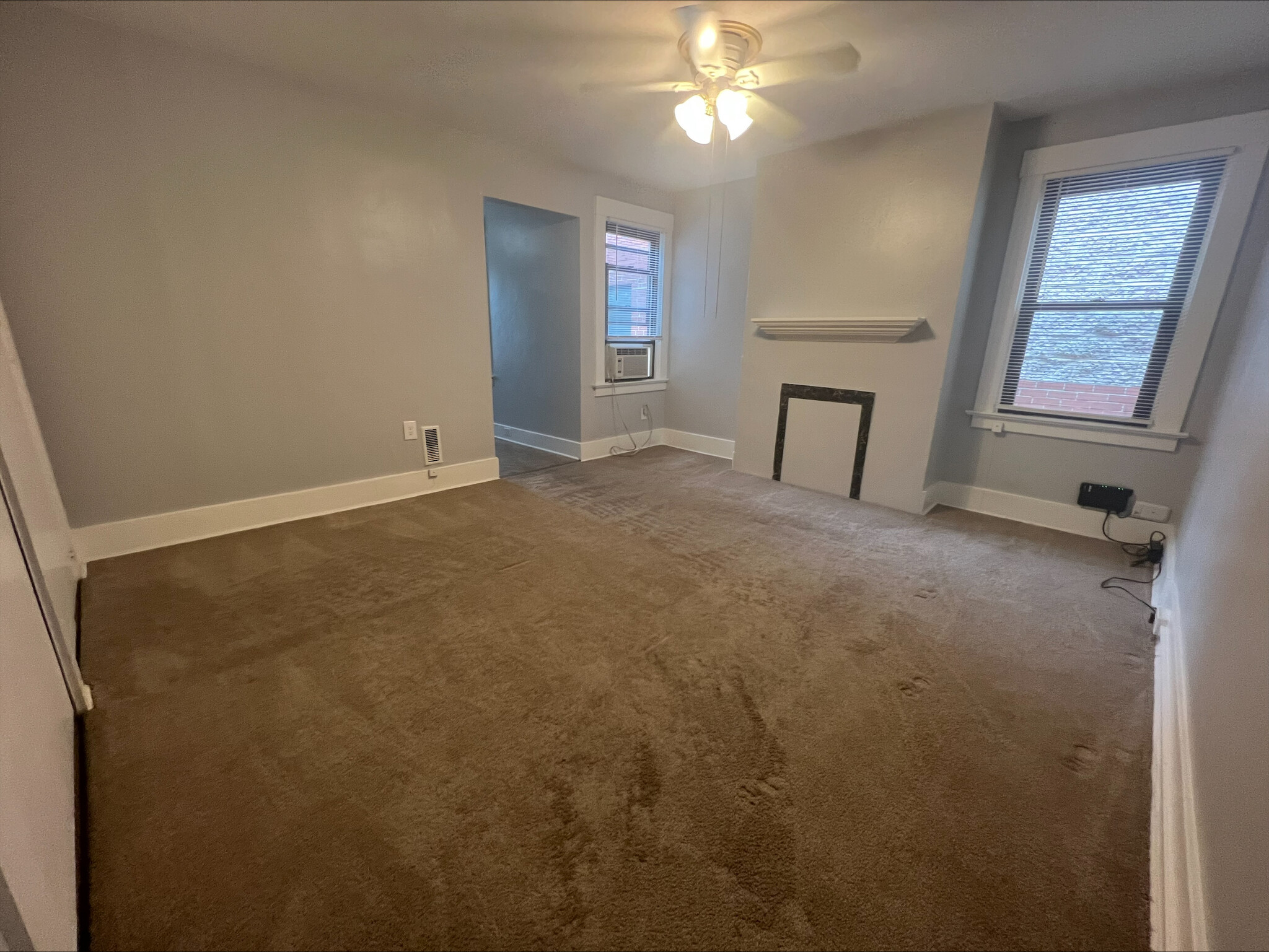Building Photo - 941 Saint James St