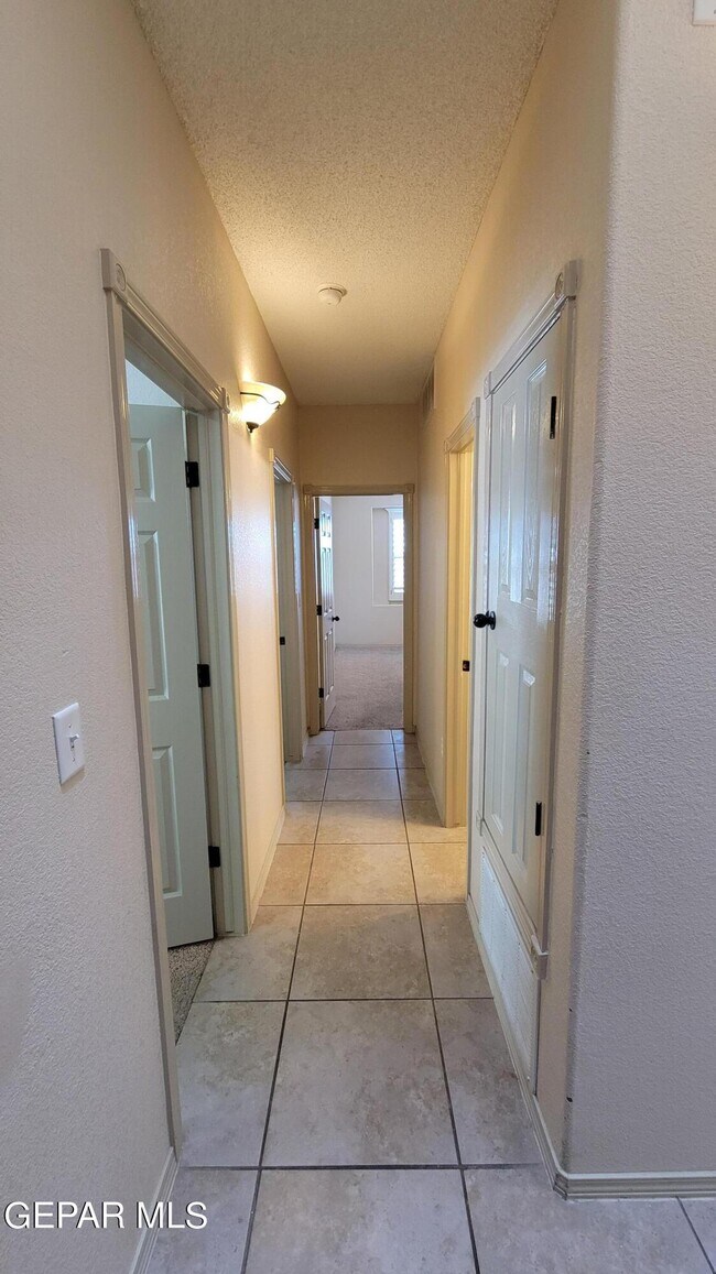 Building Photo - 14281 Gil Reyes Dr