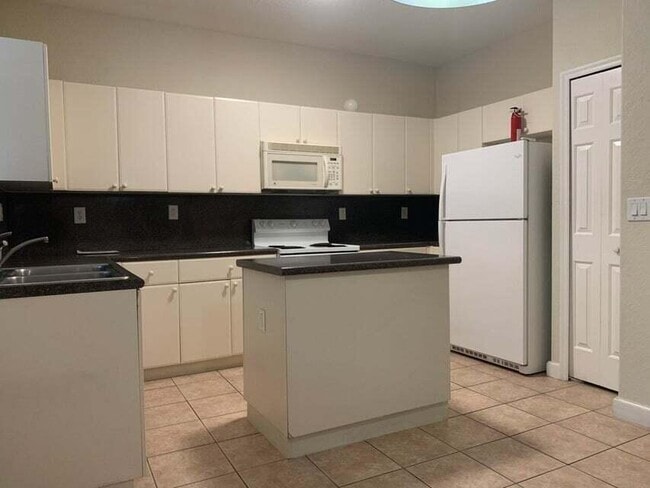 Building Photo - 3507 Shoma Dr