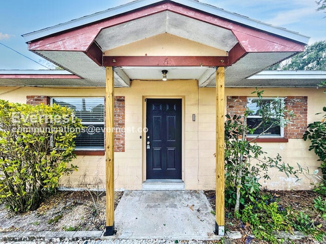 Building Photo - 10546 106th Ave N