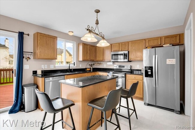 Building Photo - 7696 Henley Dr