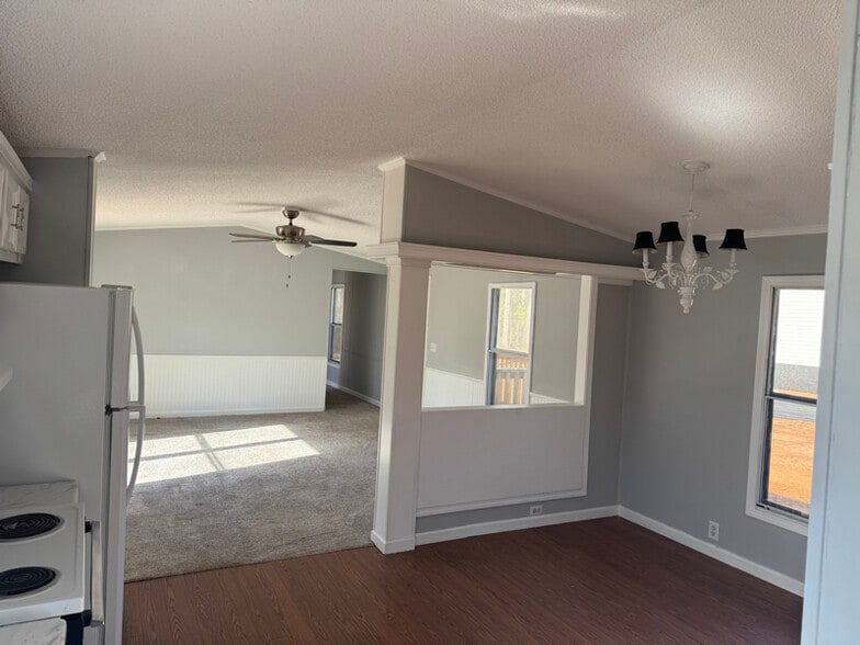 Building Photo - 3895 County Rd 2201