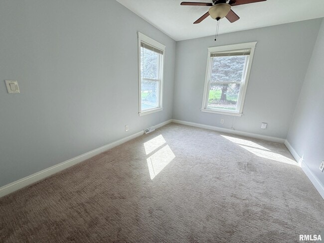 Building Photo - 5570 Clemons Rd