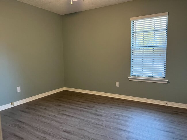 Building Photo - UPCOMING LISTING