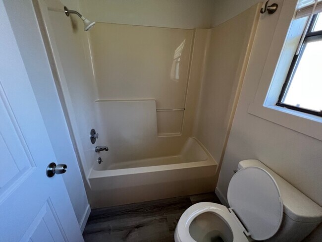 Building Photo - 3 Bed 2 Bath in Nampa!