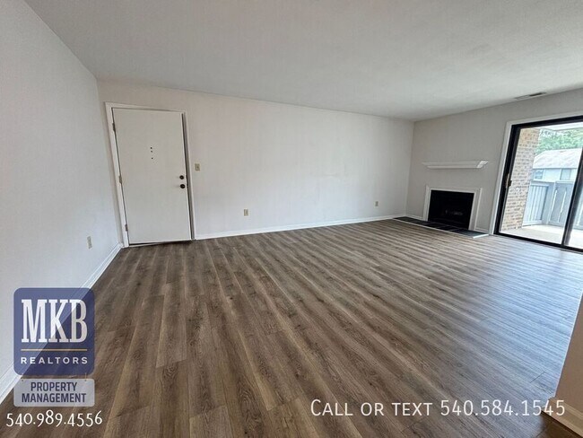 Building Photo - 2527 Gatehouse Ln