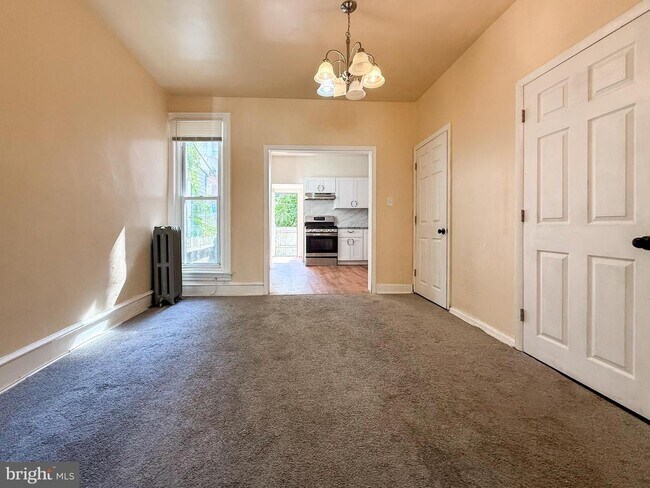 Building Photo - 156 W Albanus St