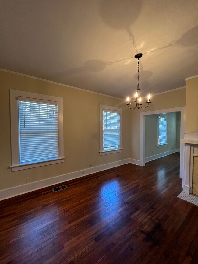 Building Photo - Charming Capital Heights Home