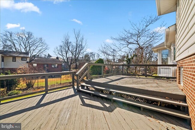 Building Photo - 7107 Tyndale St