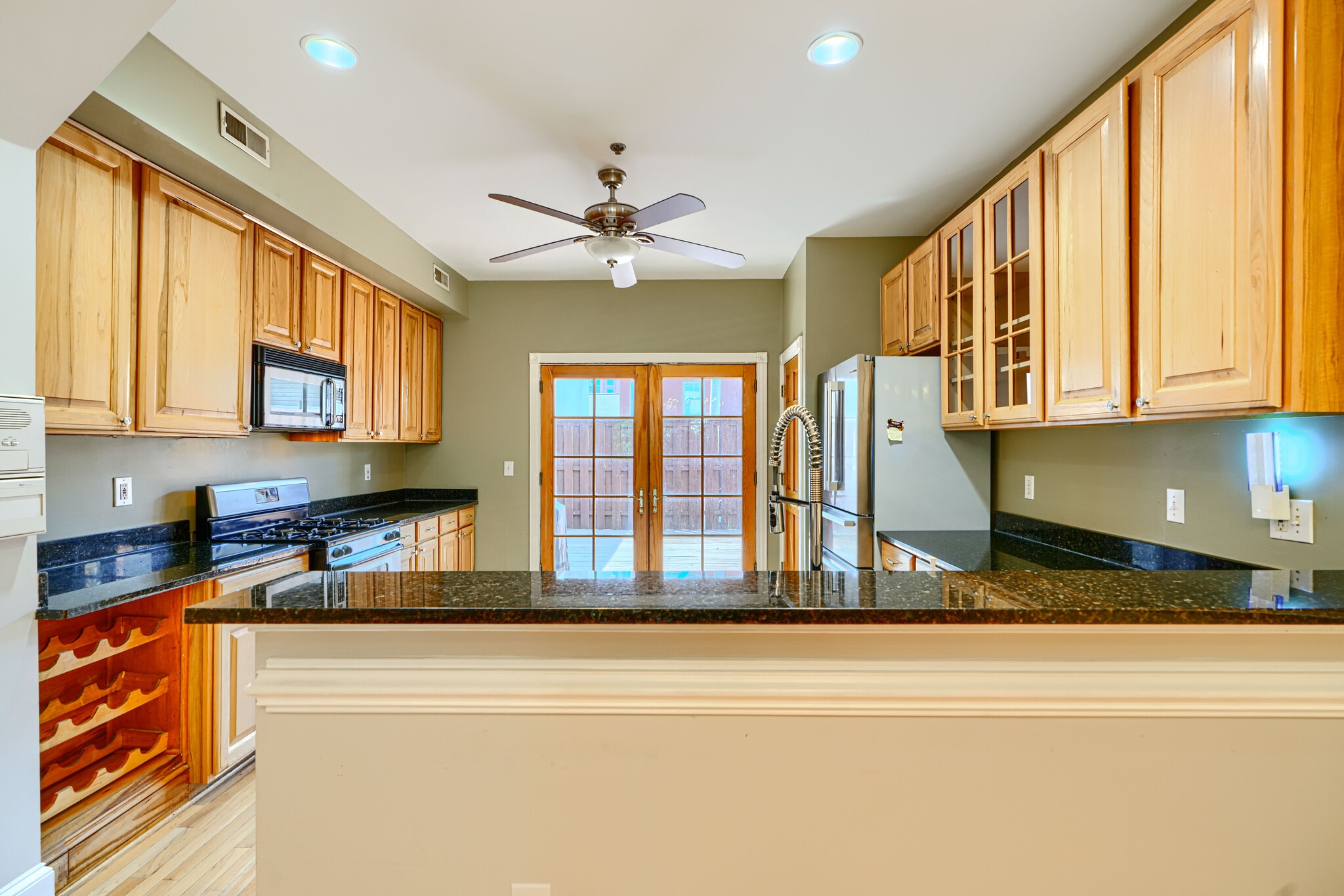 Building Photo - 706 S Bond St